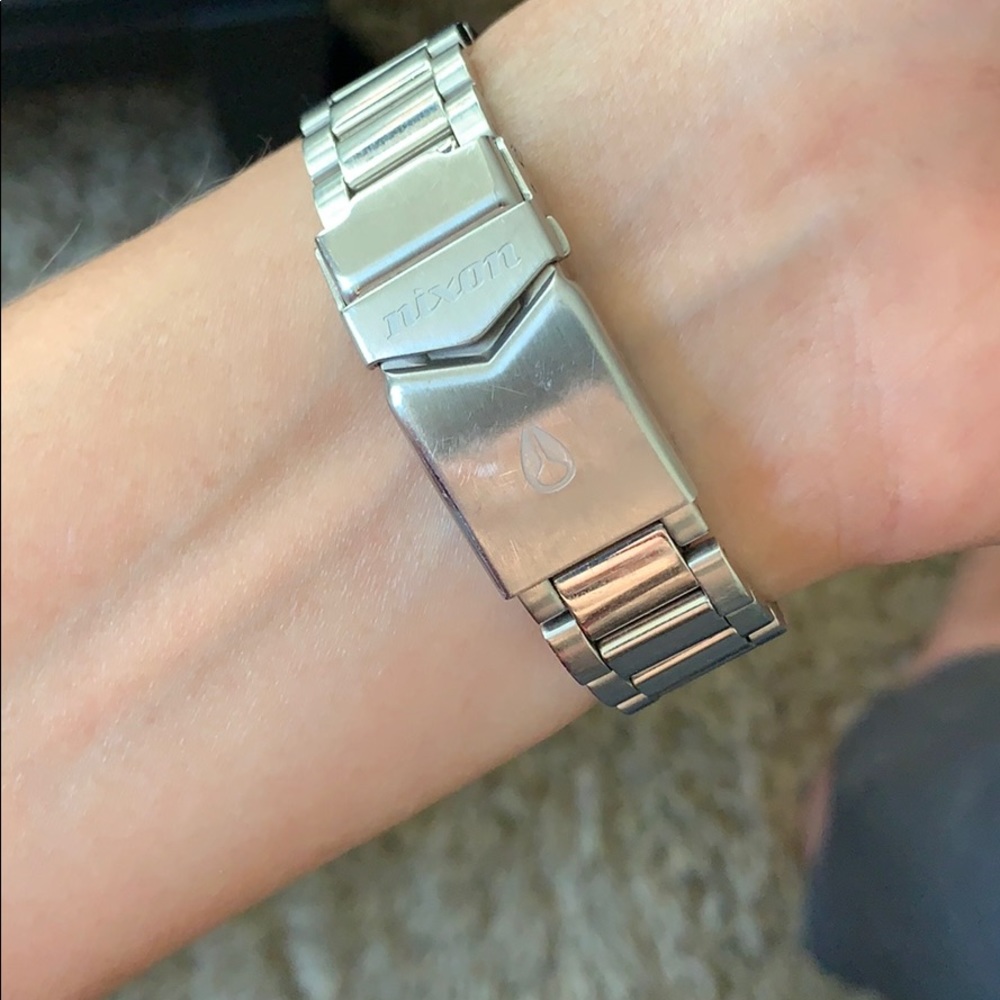 Nixon “The Small Player” women’s watch - Picture 2 of 6